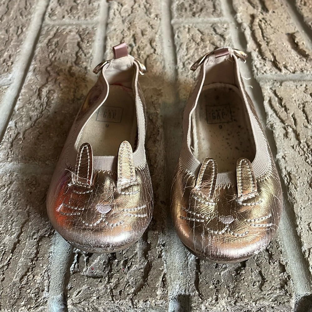 Gap bunny belly flat shoes toddler size 9 rose gold